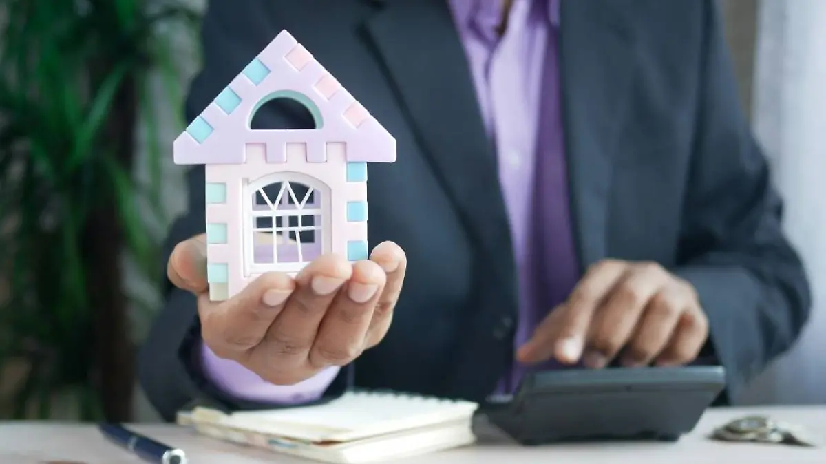 Residents of Durango stop buying their own homes due to economic conditions.